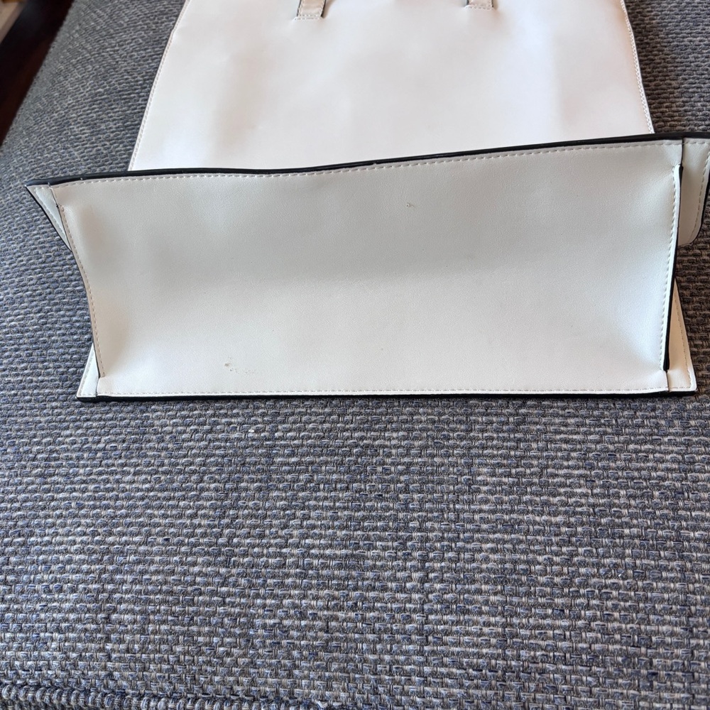 French Connection Duffy Shopper White PU Structured Tote Black Trim Bag - Picture 4 of 7